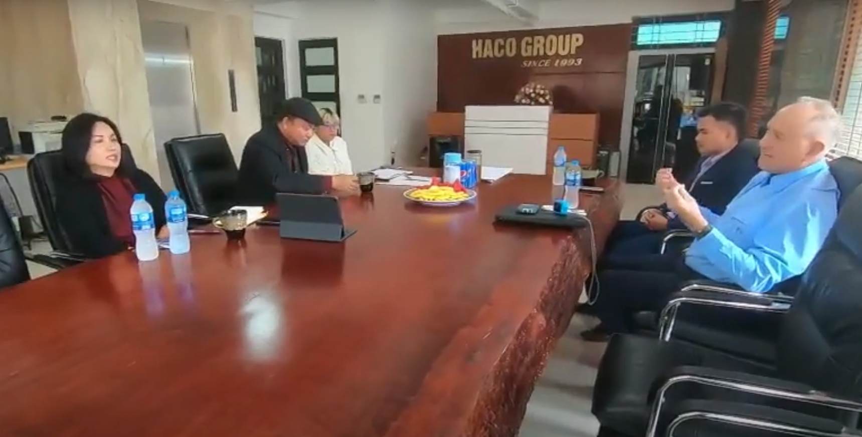 Đối Tác Mỹ Làm việc Với Công Ty